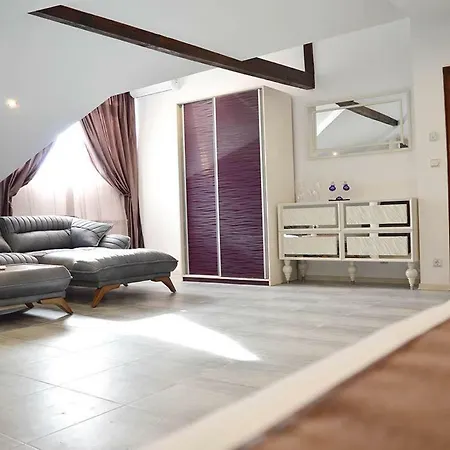 Deluxe Pensión Arbanasi