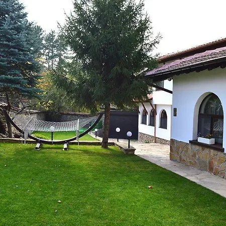 Deluxe Guest house 3*