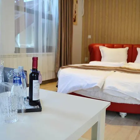 Deluxe Guest house 3*